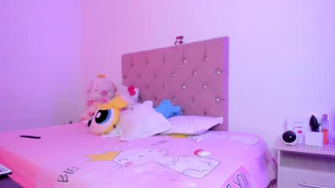 Sara online show from 02/19/25, 02:01