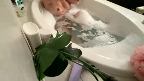 iamkeri online show from 09/29/25, 01:11