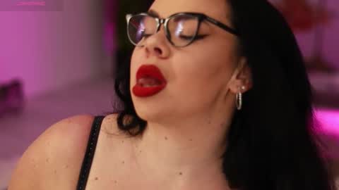 Lila online show from 11/09/25, 04:27