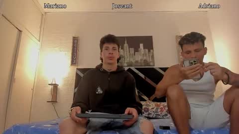 Snapshot of iammariano chatting on 10/10/25, 04:11 Mariano online show from 10/10/25, 04:11