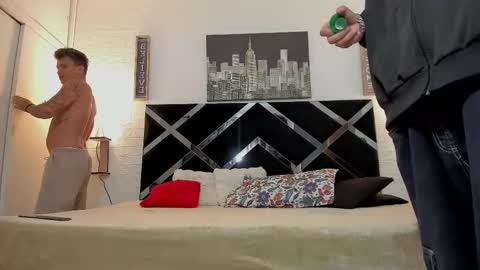 Snapshot of iammariano chatting on 10/14/25, 03:29 Mariano online show from 10/14/25, 03:29