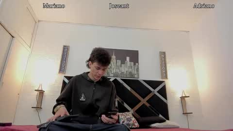 Snapshot of iammariano chatting on 10/21/25, 04:13 Mariano online show from 10/21/25, 04:13