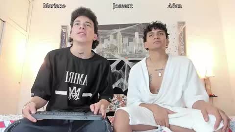 Snapshot of iammariano chatting on 10/31/25, 04:02 Mariano online show from 10/31/25, 04:02