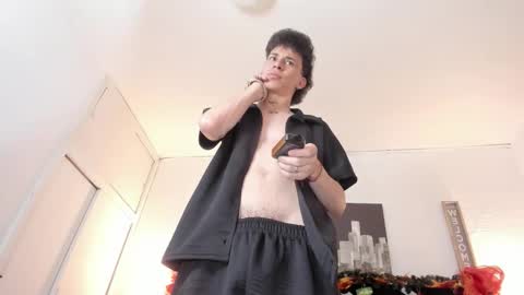 Snapshot of iammariano chatting on 11/30/25, 05:11 Mariano online show from 11/30/25, 05:11