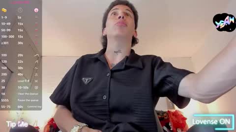 Snapshot of iammariano chatting on 12/16/25, 02:49 Mariano online show from 12/16/25, 02:49