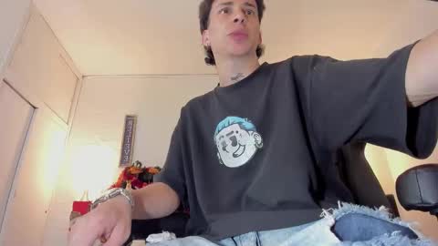 Snapshot of iammariano chatting on 12/17/25, 03:34 Mariano online show from 12/17/25, 03:34