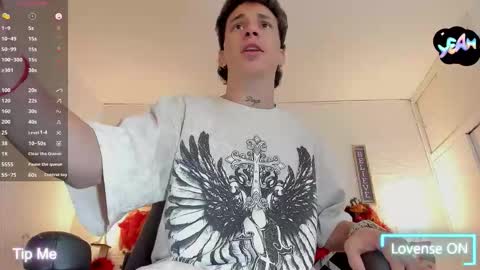 Snapshot of iammariano chatting on 12/19/25, 03:35 Mariano online show from 12/19/25, 03:35