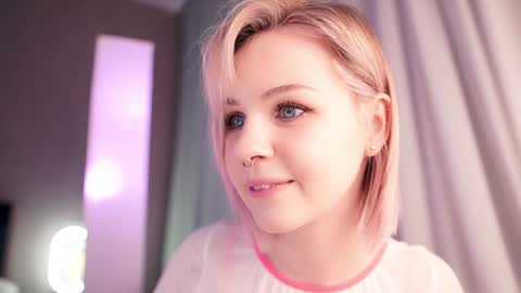 Nina  online show from 02/02/25, 08:51