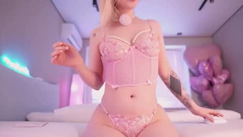 Nina  online show from 02/08/26, 02:42