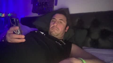 iamtheparty200 online show from 12/17/25, 08:20