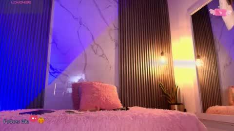 V I C T O R I A online show from 11/03/25, 07:48