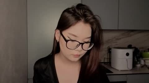 iamyuki_ online show from 12/23/25, 08:23