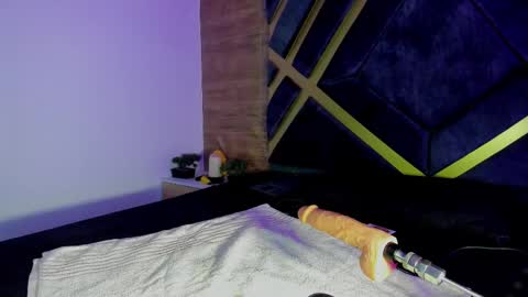 Snapshot of ian_castillo_ chatting on 03/09/26, 11:14 IAN CASTILLO online show from 03/09/26, 11:14