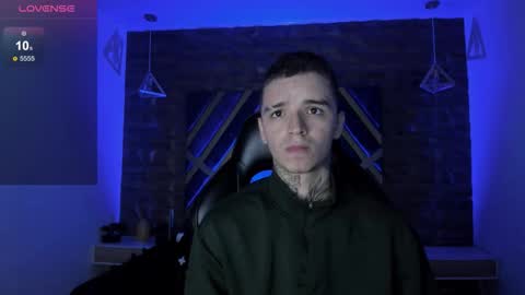 Snapshot of ian_castillo_ chatting on 03/17/26, 11:13 IAN CASTILLO online show from 03/17/26, 11:13