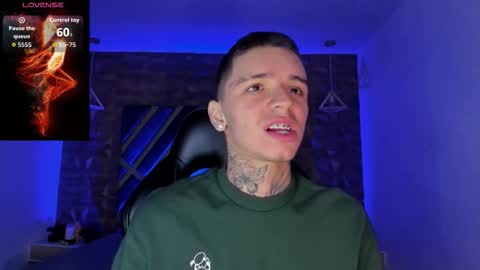 Snapshot of ian_castillo_ chatting on 03/26/26, 11:16 IAN CASTILLO online show from 03/26/26, 11:16