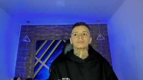 Snapshot of ian_castillo_ chatting on 04/14/26, 11:16 IAN CASTILLO online show from 04/14/26, 11:16