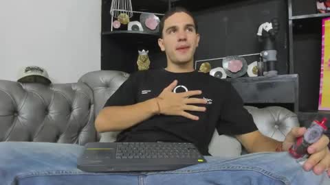 Ian online show from 03/01/25, 10:42