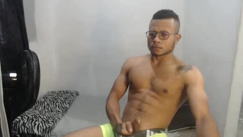 ian_tuner online show from 12/01/25, 08:03