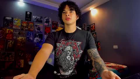 Snapshot of ian_versace chatting on 09/12/25, 09:26 Andres online show from 09/12/25, 09:26