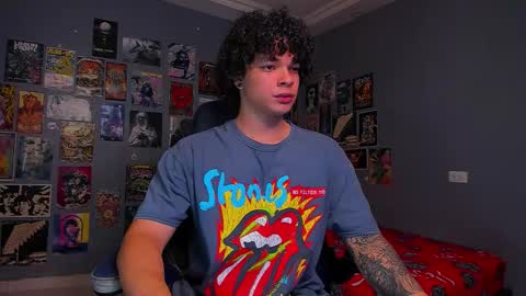 Snapshot of ian_versace chatting on 11/06/25, 03:13 Andres online show from 11/06/25, 03:13