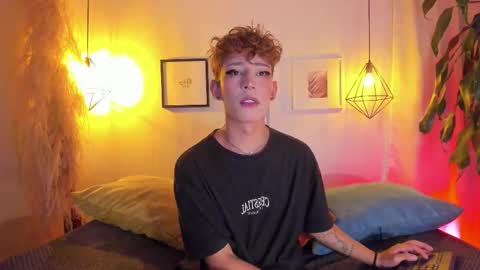 ian  online show from 10/10/25, 03:38