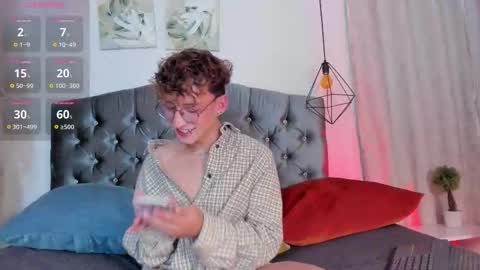 ian  online show from 10/22/25, 03:18