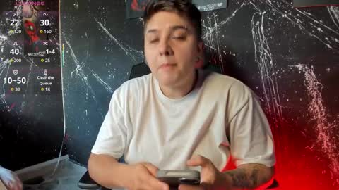 Snapshot of iangilbert chatting on 10/25/25, 09:53 ian online show from 10/25/25, 09:53