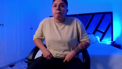 Snapshot of iangilbert chatting on 11/28/25, 10:23 ian online show from 11/28/25, 10:23