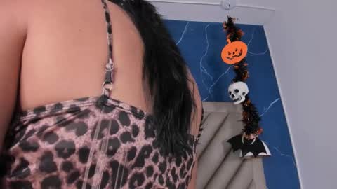 Snapshot of ibbie_ chatting on 10/30/25, 12:17 ibbie_ online show from 10/30/25, 12:17