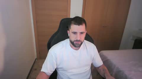 iberian_macho online show from 12/14/25, 12:54