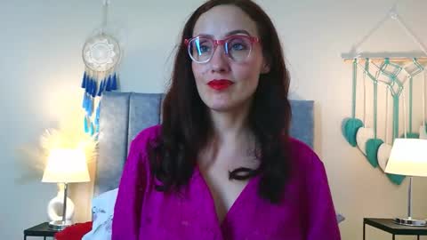 Iberian Moon online show from 02/05/26, 06:01