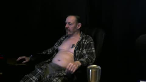 Snapshot of ibrichyrich chatting on 01/22/25, 10:15 Rich online show from 01/22/25, 10:15