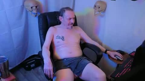 Snapshot of ibrichyrich chatting on 10/30/25, 08:16 Rich online show from 10/30/25, 08:16