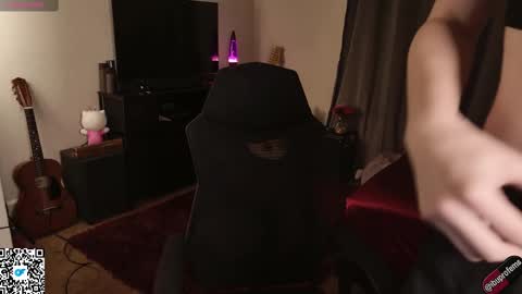 Snapshot of ibuprofems chatting on 11/17/25, 10:59 ibuprofems online show from 11/17/25, 10:59