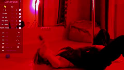 Snapshot of ice_ba_by chatting on 11/14/25, 11:57 Milena online show from 11/14/25, 11:57