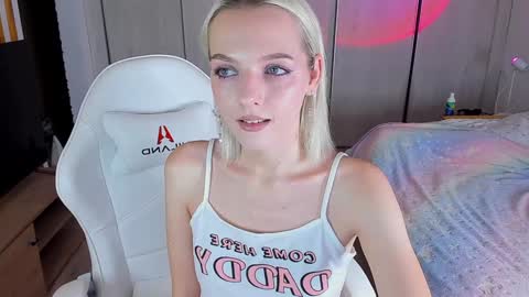 Snapshot of ice_pixie chatting on 12/20/24, 03:42 Nana online show from 12/20/24, 03:42