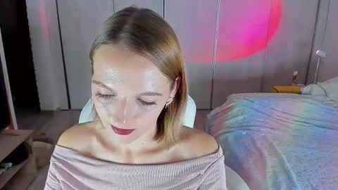 Snapshot of ice_pixie chatting on 11/13/25, 04:50 Nana online show from 11/13/25, 04:50