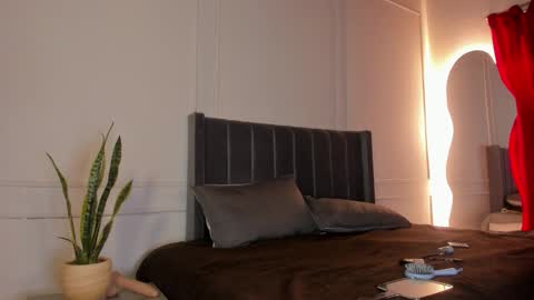 Crystall online show from 09/25/25, 06:39