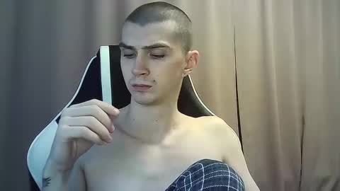 MAX online show from 02/03/25, 05:24