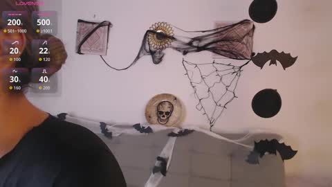 ice_y_abigail online show from 10/23/25, 12:15