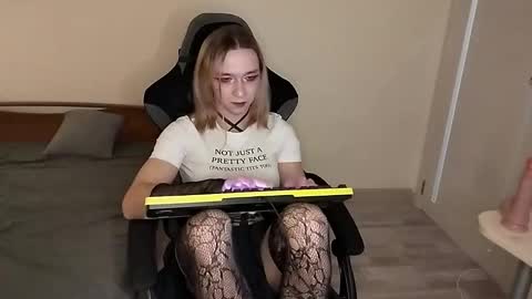 Jade online show from 02/03/26, 03:50