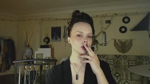 Nina online show from 04/19/26, 09:39