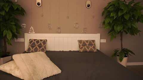 Danielle online show from 12/26/24, 03:20