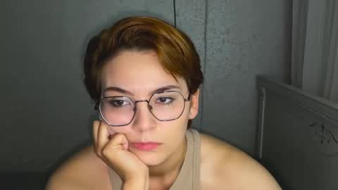Snapshot of iceeheart chatting on 09/29/25, 02:16 Ksenia online show from 09/29/25, 02:16