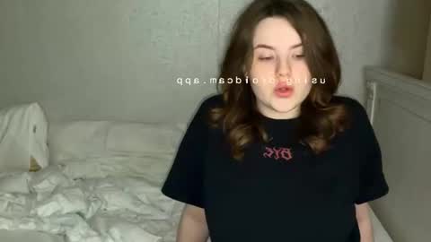 Snapshot of iceeheart chatting on 10/10/25, 08:30 Ksenia online show from 10/10/25, 08:30