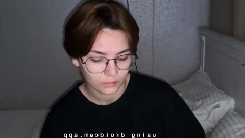 Snapshot of iceeheart chatting on 11/11/25, 01:55 Ksenia online show from 11/11/25, 01:55