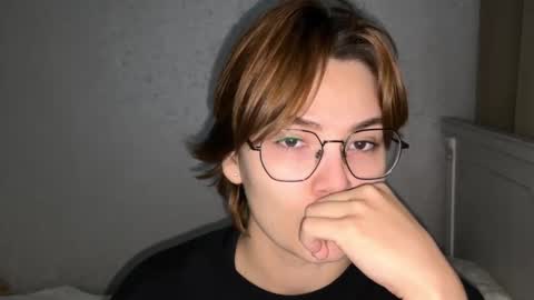 Snapshot of iceeheart chatting on 11/27/25, 03:03 Ksenia online show from 11/27/25, 03:03