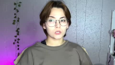 Snapshot of iceeheart chatting on 12/04/25, 06:27 Ksenia online show from 12/04/25, 06:27