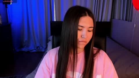 Snapshot of iceicebabe_ chatting on 05/25/26, 01:00 Aiza online show from 05/25/26, 01:00
