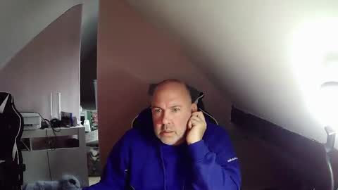 iceoli123 online show from 10/22/25, 02:50